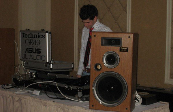 DJ GLO